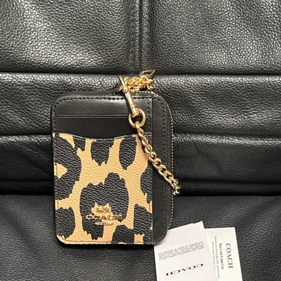 Coach Zip Card Case in Leopard Printed coated canvas/smooth leather CW884 NWT - Picture 6 of 8